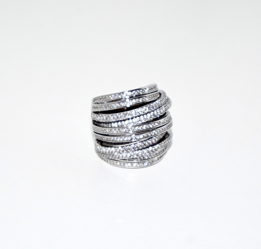 Anello Zirconi  